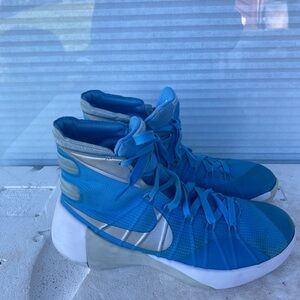Nike Hyperdunk 2015 Women’s Blue High Top Basketball Shoes Size 9